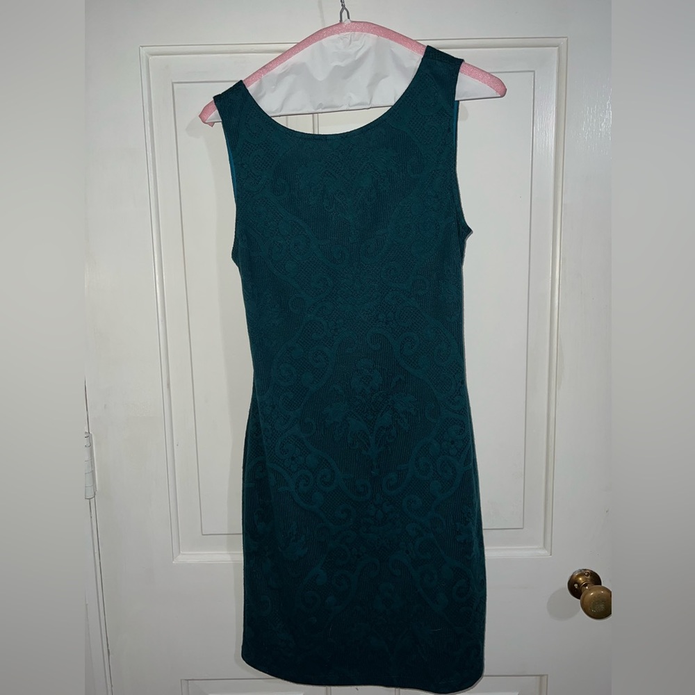 Perfect day to evening dress!! Throw on a blazer for work; heels for happy hour